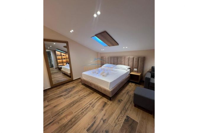 Shtepi ne shitje Duplex(shtepi me 2 kate) ne Tirane, 3+1, Mobilimi E mobiluar, Pagesa 550,000  Euro.