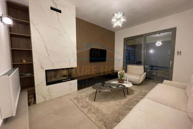 Shtepi ne shitje Vila Luksoze ne Tirane, 4+1, Mobilimi E mobiluar, Pagesa 825,000  Euro.