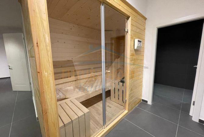 Shtepi ne shitje Vila Luksoze ne Tirane, 4+1, Mobilimi E mobiluar, Pagesa 825,000  Euro.