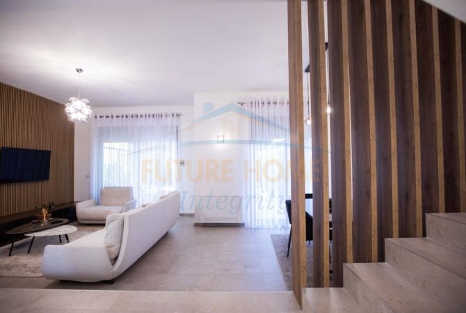 Shtepi ne shitje Vila Luksoze ne Tirane, 4+1, Mobilimi E mobiluar, Pagesa 825,000  Euro.