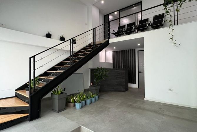 Ambient biznesi me qera 3+1 ne Tirane - 2,700 Euro