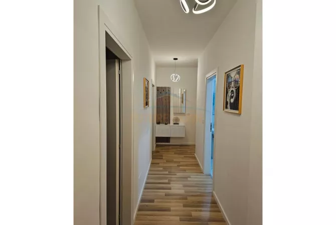 Shtepi me qera Apartament ne Tirane, 2+1, Mobilimi E mobiluar, Pagesa 800  Euro.