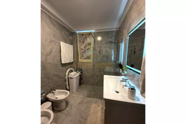 Shtepi ne shitje Apartament ne Tirane, 2+1, Mobilimi E mobiluar, Pagesa 115,000  Euro.