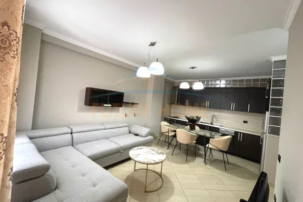 Shtepi ne shitje 2+1 ne Tirane - 158,000 Euro