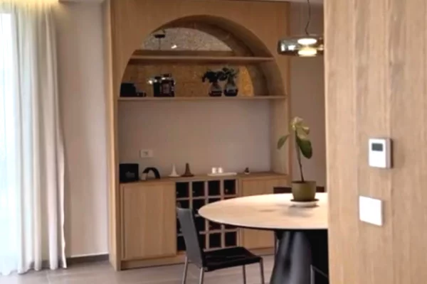 Shtepi ne shitje Shtepi Private ne Durres, 5+1, Mobilimi E mobiluar, Pagesa 1,400,000  Euro.