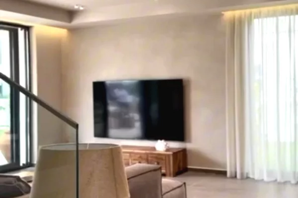 Shtepi ne shitje Shtepi Private ne Durres, 5+1, Mobilimi E mobiluar, Pagesa 1,400,000  Euro.