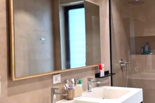 Shtepi ne shitje Shtepi Private ne Durres, 5+1, Mobilimi E mobiluar, Pagesa 1,400,000  Euro.