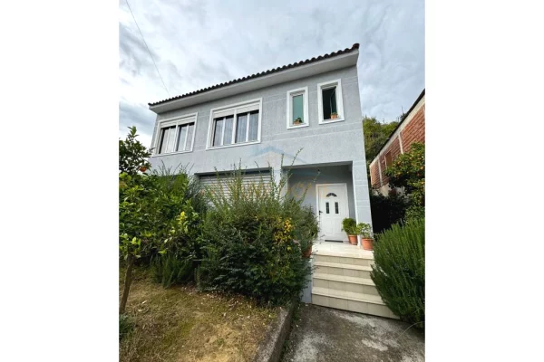 Shtepi ne shitje 3+1 ne Tirane - 220,000 Euro