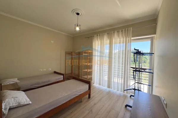 Shtepi ne shitje Shtepi Private ne Tirane, 2+1, Mobilimi E mobiluar, Pagesa 2,050,000  Euro.