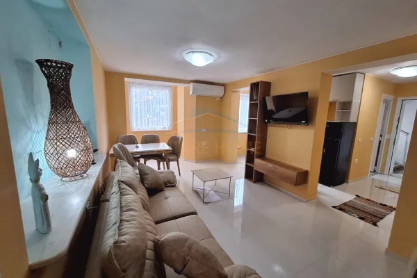 Shtepi me qera 2+1 ne Tirane - 800 Euro