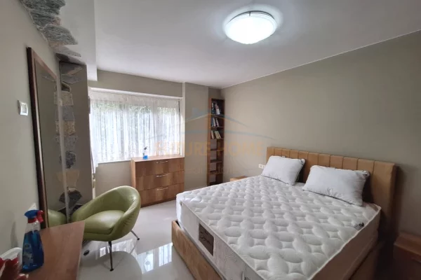 Shtepi me qera Apartament ne Tirane, 2+1, Mobilimi E mobiluar, Pagesa 800  Euro.