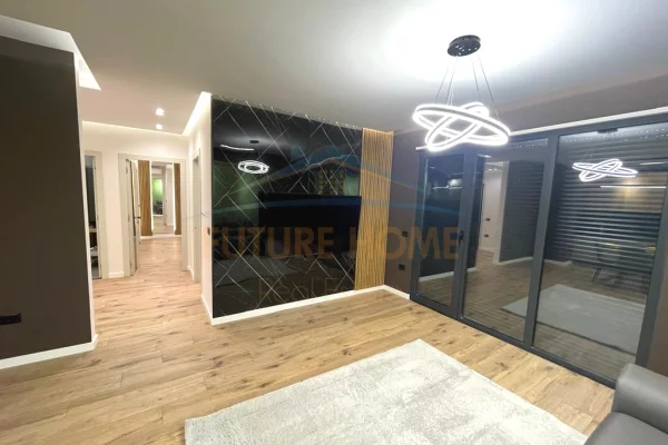 Shtepi me qera 2+1 ne Tirane - 1,400 Euro