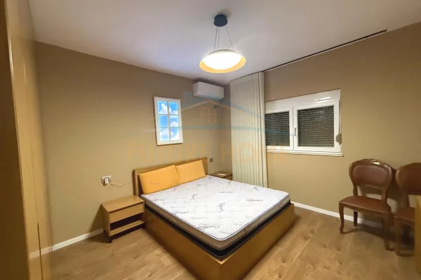 Shtepi me qera 2+1 ne Tirane - 900 Euro