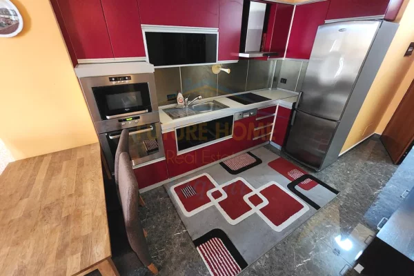 Shtepi me qera 2+1 ne Tirane - 800 Euro