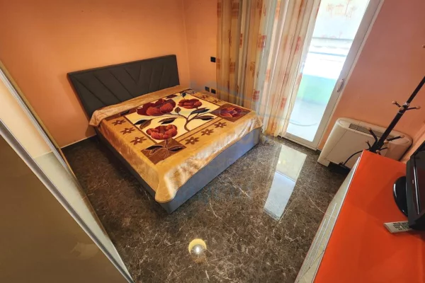 Shtepi me qera 2+1 ne Tirane - 800 Euro