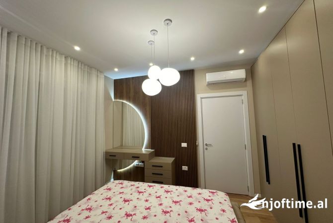 Shtepi me qera 2+1 ne Tirane - 1,300 Euro