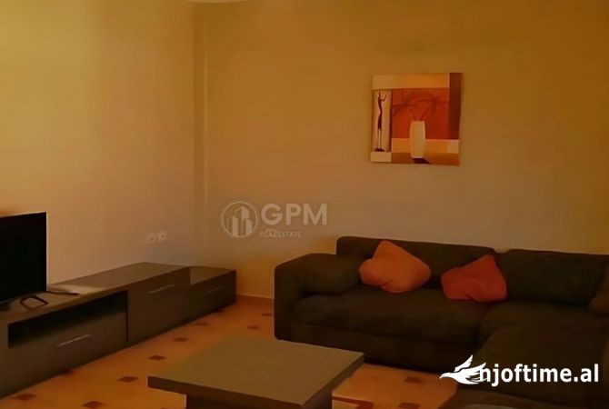 Shtepi me qera 2+1 ne Tirane - 750 Euro