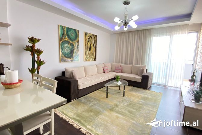 Shtepi me qera 2+1 ne Tirane - 65,000 Leke