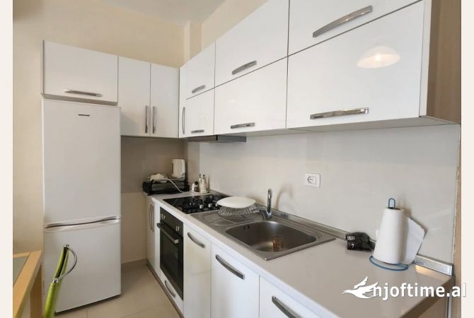 Shtepi ne shitje Apartament ne Vlore, 2+1, Mobilimi E mobiluar, Pagesa 192,000  Euro.