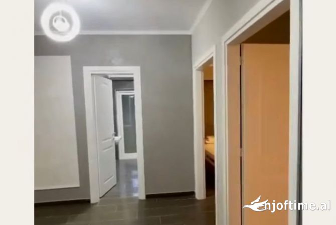 Shtepi ne shitje Apartament ne Tirane, 3+1, Mobilimi E mobiluar, Pagesa 318,200  Euro.