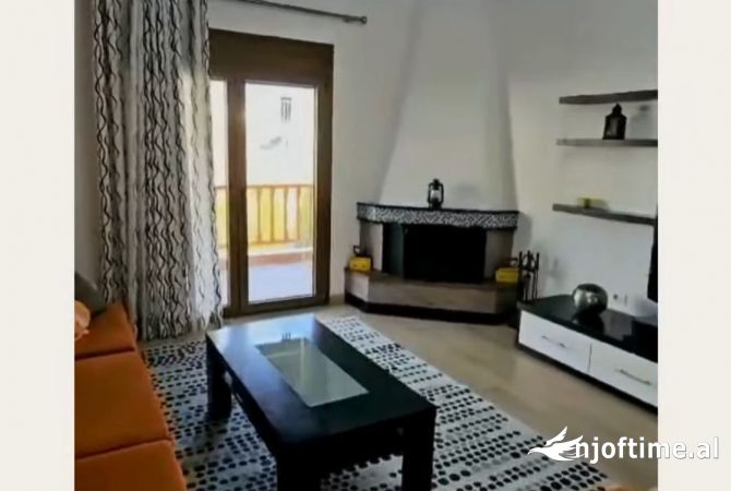 Shtepi me qera 5+1 ne Tirane - 1,300 Euro