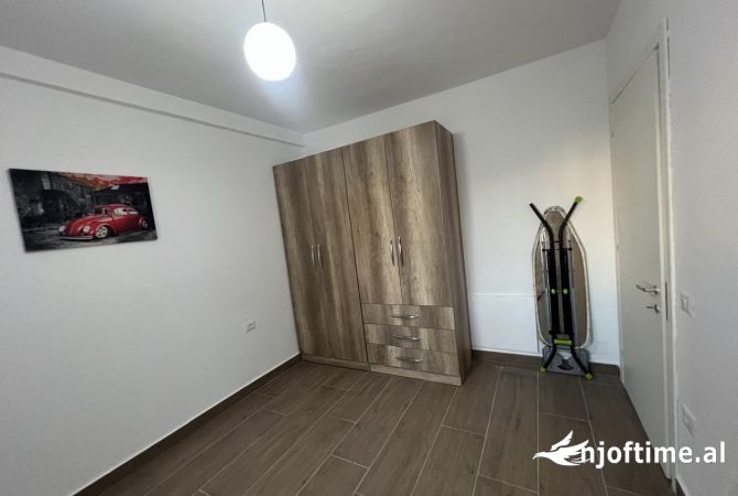 Shtepi me qera Apartament ne Tirane, 1+1, Mobilimi E mobiluar, Pagesa 500  Euro.