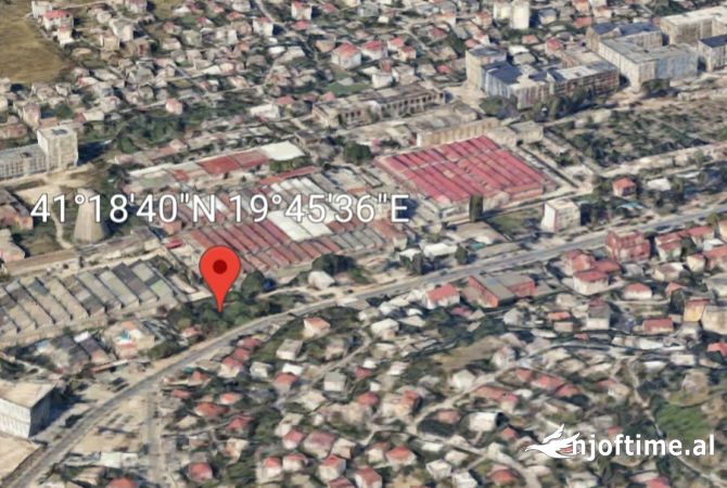 Truall ose Toke  ne Tirane - 250,000 Euro