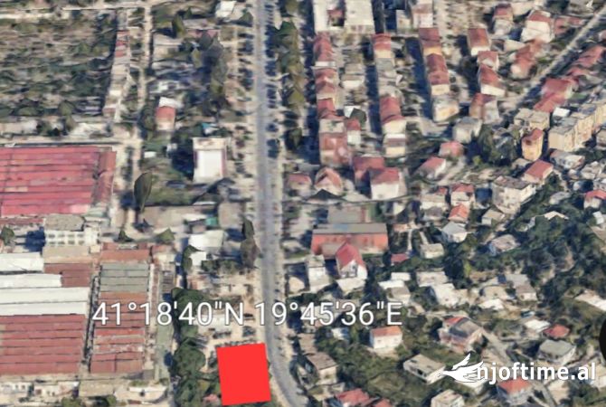 Truall ose Toke  ne Tirane - 250,000 Euro
