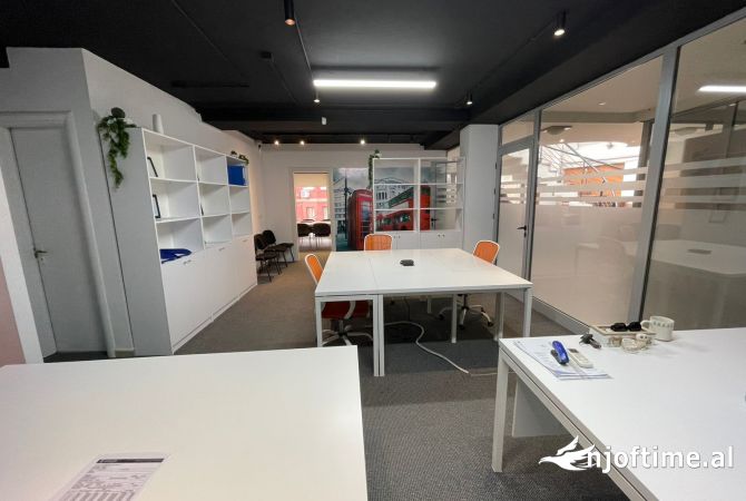 Ambient biznesi me qera 3+1 ne Tirane - 1,100 Euro