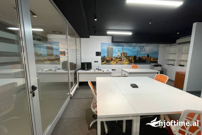 Ambient biznesi me qera 3+1 ne Tirane - 1,100 Euro