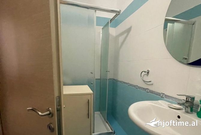 Shtepi ne shitje Apartament ne Vlore, 1+1, Mobilimi E mobiluar, Pagesa 185,000  Euro.