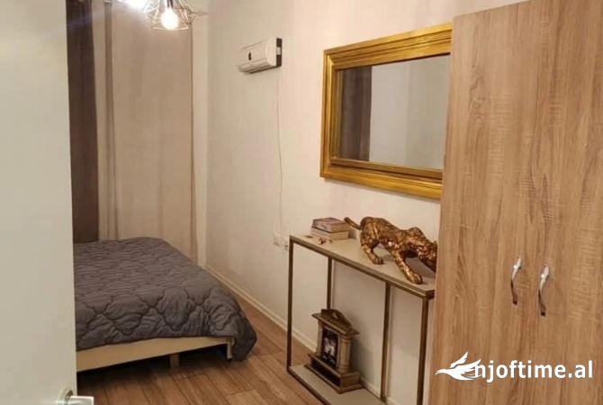 Shtepi me qera 1+1 ne Tirane - 370 Euro