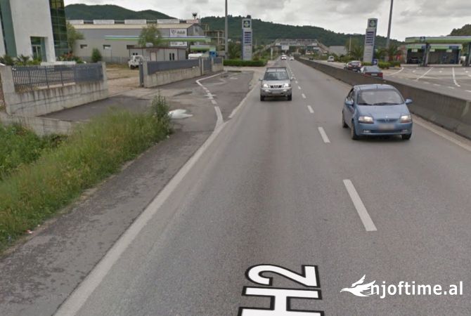 SHITET TOKE BUZE RRUGES KRYESORE TIRANE MAMINAS!