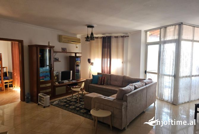 Shtepi me qera 2+1 ne Tirane - 650 Euro