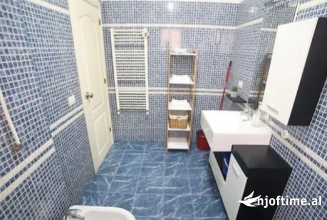 Shtepi me qera Apartament ne Tirane, 2+1, Mobilimi E mobiluar, Pagesa 750  Euro.