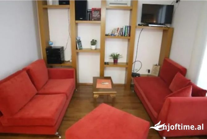 Shtepi me qera Apartament ne Tirane, 2+1, Mobilimi E mobiluar, Pagesa 750  Euro.