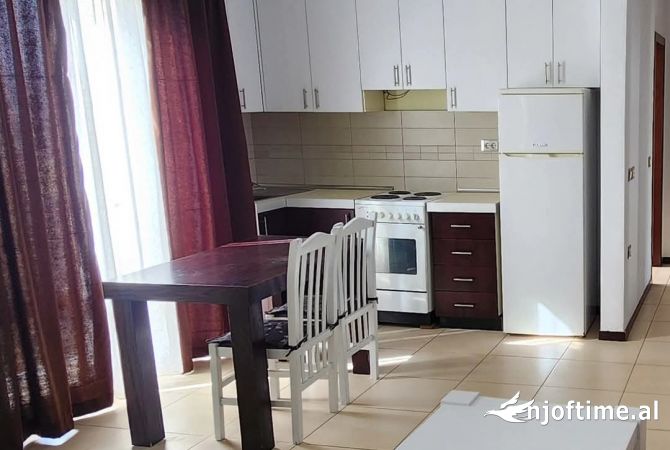 Shtepi me qera 1+1 ne Tirane - 370 Euro