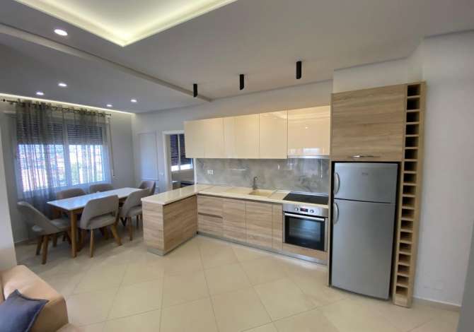 Shtepi me qera Apartament ne Tirane, 2+1, Mobilimi E mobiluar, Pagesa 500  Euro.