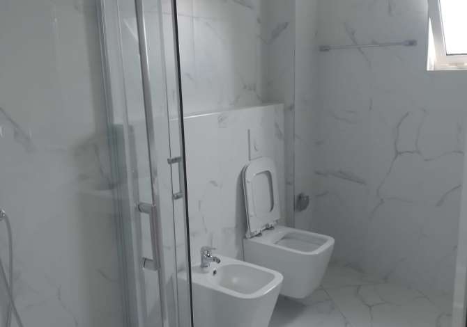 Shtepi me qera Apartament ne Tirane, 2+1, Mobilimi E mobiluar, Pagesa 400  Euro.