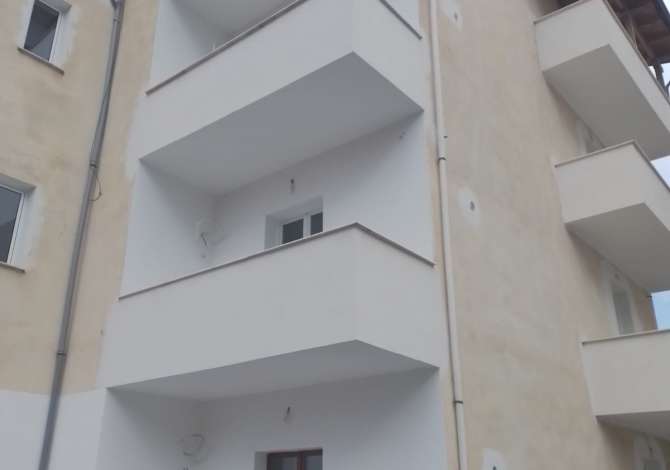 Shtepi me qera Apartament ne Tirane, 2+1, Mobilimi E mobiluar, Pagesa 400  Euro.