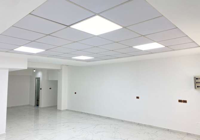 dyqan me qera pran stacionit trenit DURRES