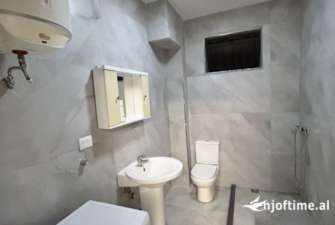 Shtepi me qera 1+1 ne Tirane - 45,000 Leke