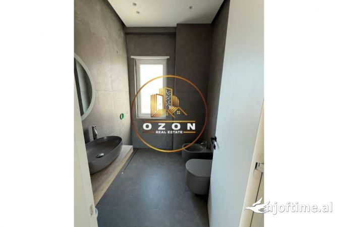 Apartament 2+1 me Qera per biznes, Tek Rr.Dibres.