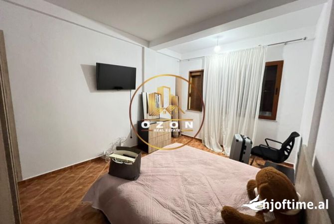Shtepi ne shitje Apartament ne Tirane, 3+1, Mobilimi E mobiluar, Pagesa 350,000  Euro.