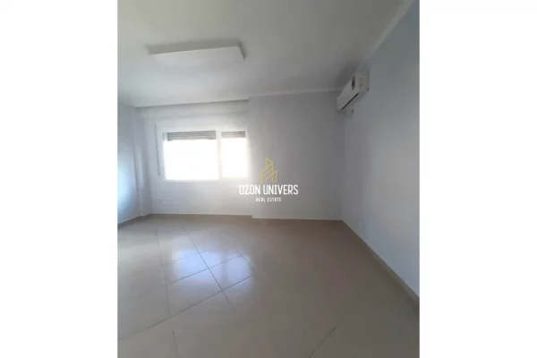 Ambient biznesi me qera 3+1 ne Tirane - 80,000 Leke