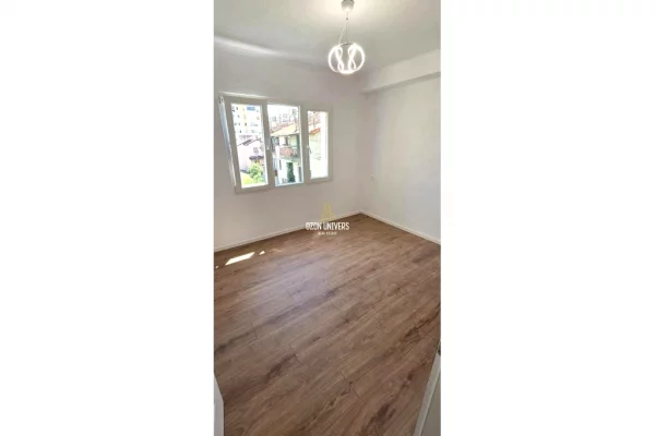 Shtepi ne shitje Apartament ne Tirane, 2+1, Mobilimi Bosh, pa mobiluar, Pagesa 169,000  Euro.