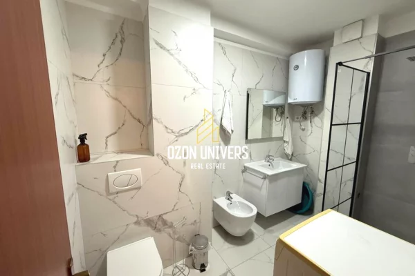 Shtepi me qera Apartament ne Tirane, 1+1, Mobilimi Pjeserisht e mobiluar, Pagesa 650  Euro.