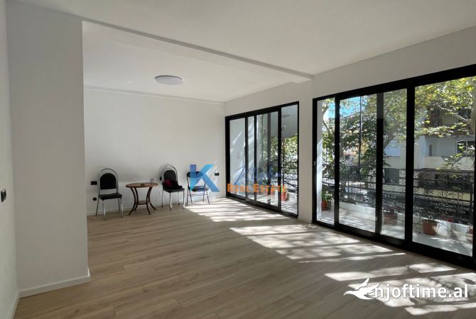 Ambient biznesi me qera 3+1 ne Tirane - 1,200 Euro