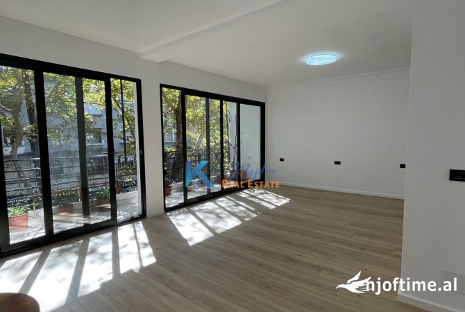 Ambient biznesi me qera 3+1 ne Tirane - 1,200 Euro