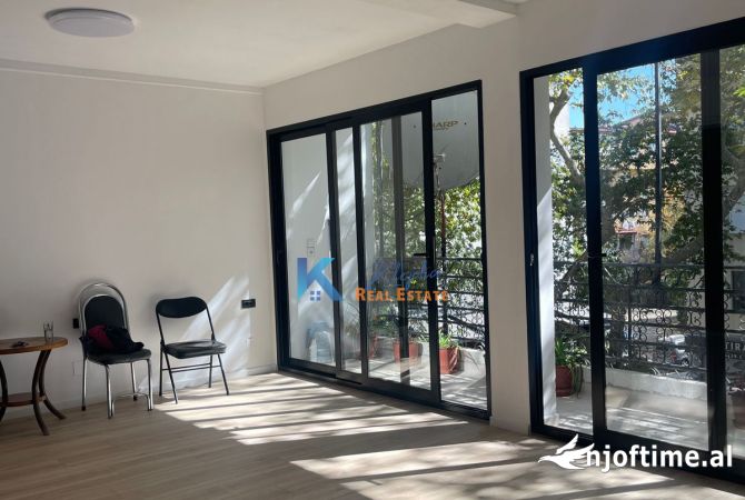 Ambient biznesi me qera 3+1 ne Tirane - 1,200 Euro